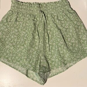 STATE Light Green Floral High Waist Women's Shorts
